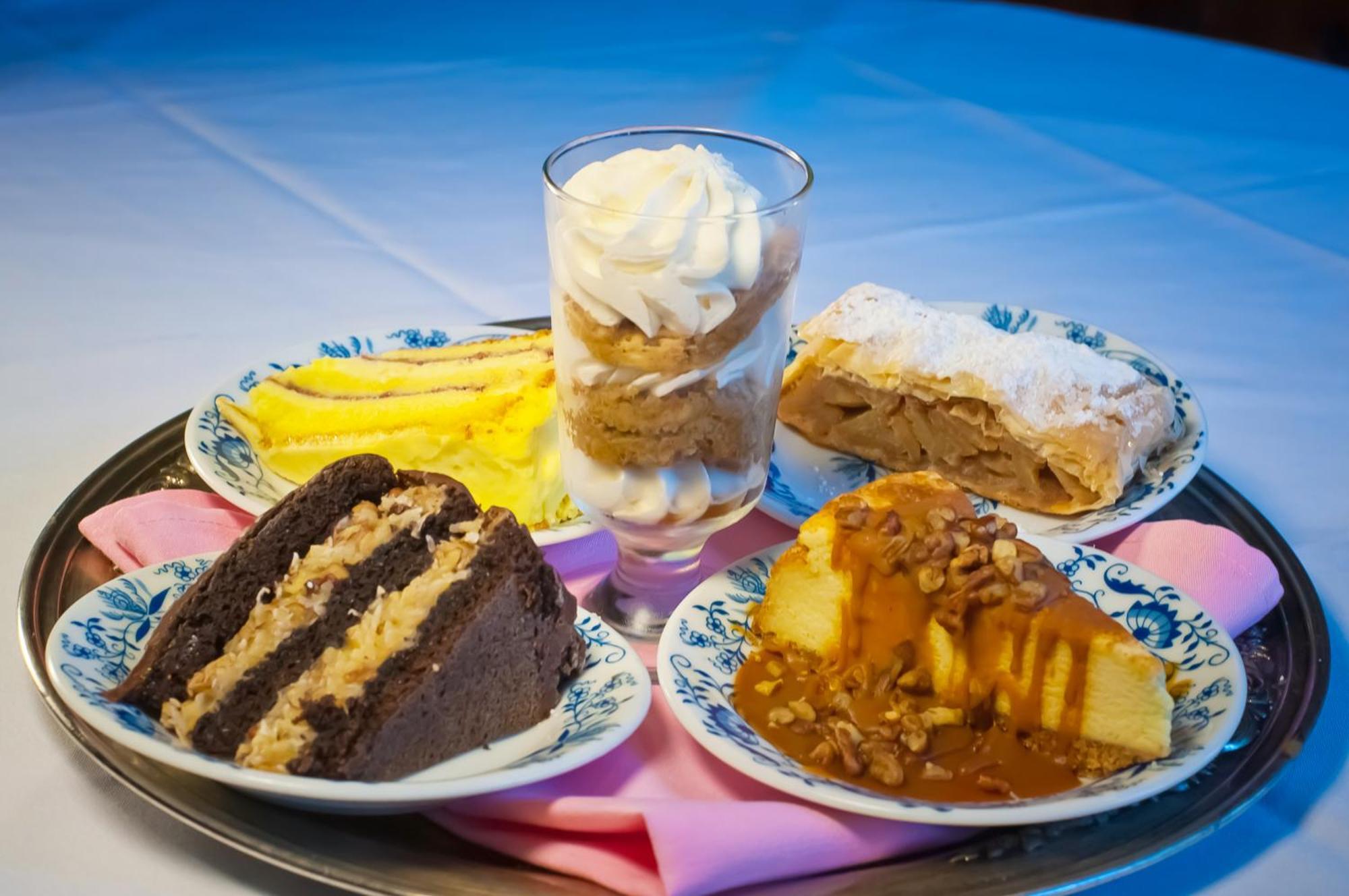 Bavarian Inn Motel & Restaurant يوريكا سبرينغز المظهر الخارجي الصورة