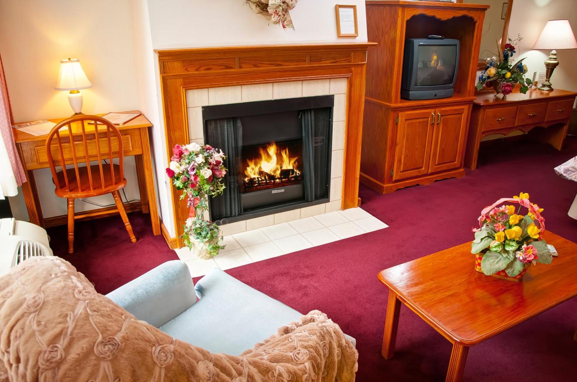 Bavarian Inn Motel & Restaurant يوريكا سبرينغز المظهر الخارجي الصورة