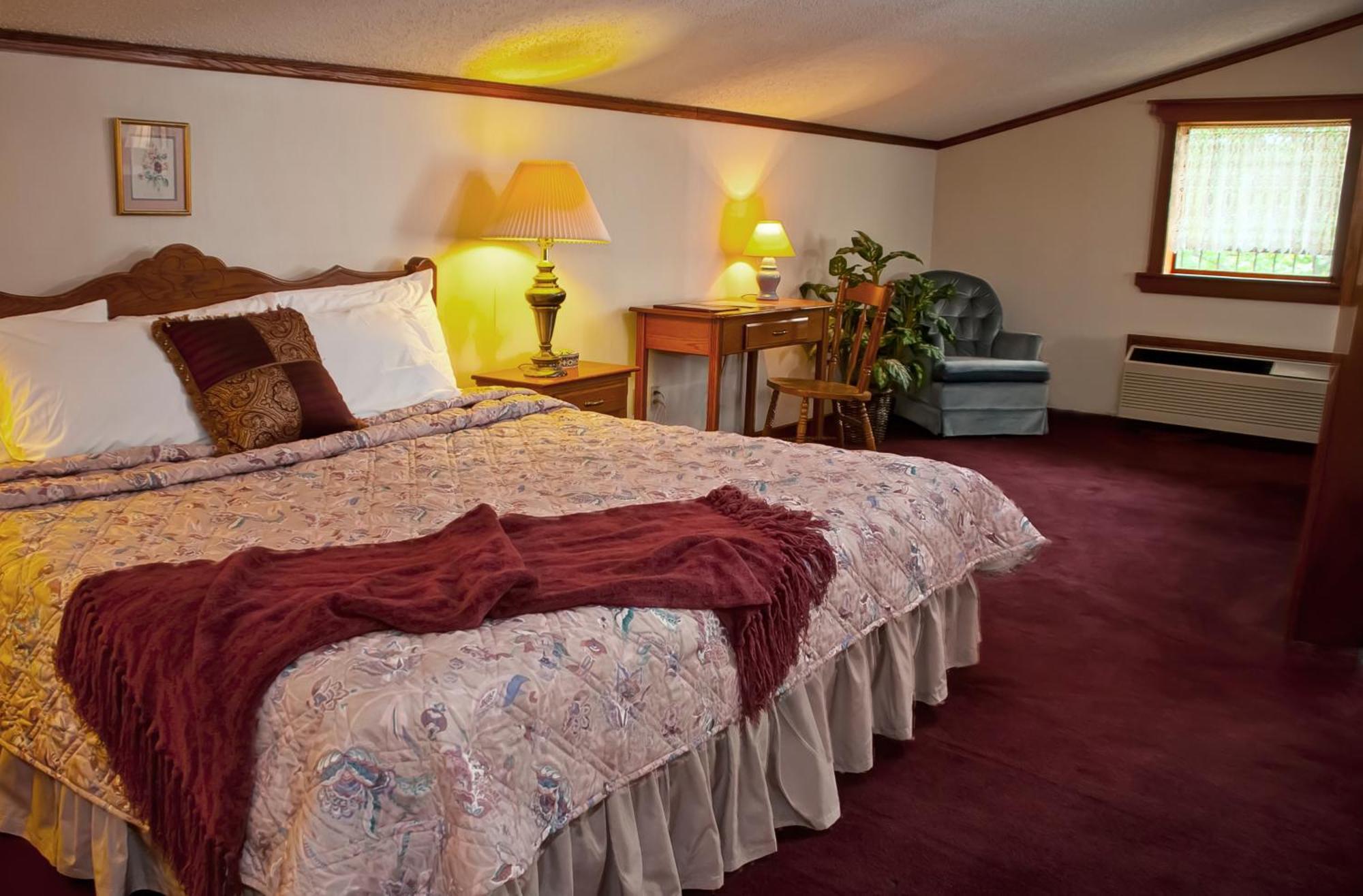 Bavarian Inn Motel & Restaurant يوريكا سبرينغز المظهر الخارجي الصورة