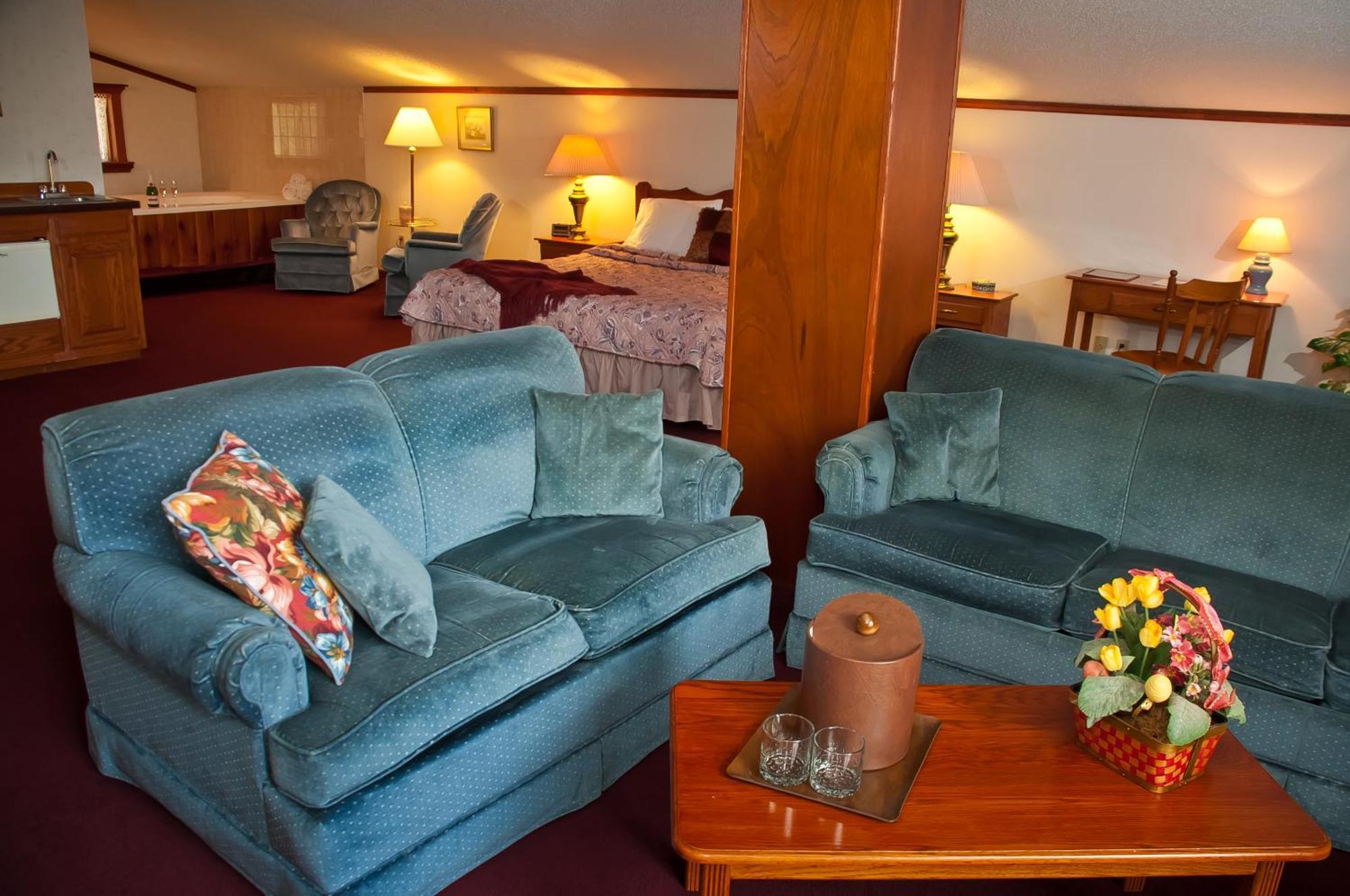 Bavarian Inn Motel & Restaurant يوريكا سبرينغز المظهر الخارجي الصورة